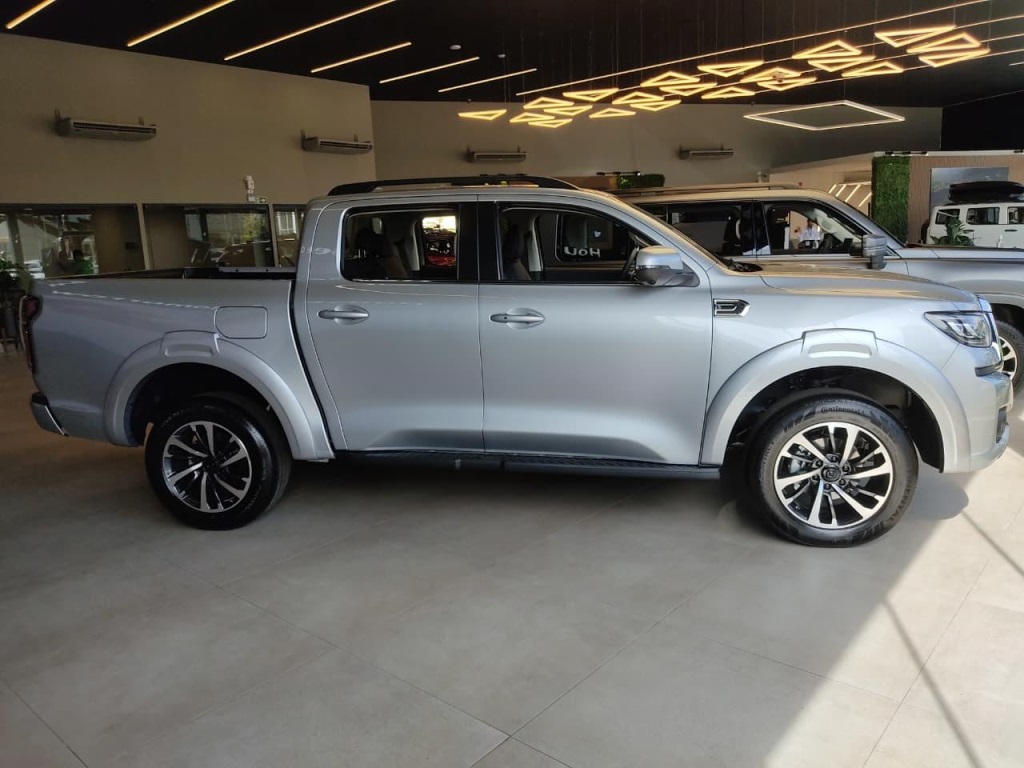 GWM Haval H6 branco no showroom Ayra Racing em São Paulo